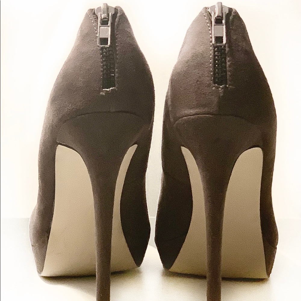 Madden Girl Suede Taupe Pumps